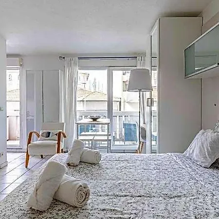 Charming With Balcony Pool -heart Of Hotel 4*