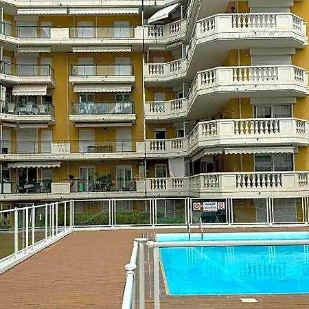 Charming With Balcony Pool -heart Of Hotel 4*
